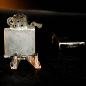Zippo Xưa 1943 – 1945 – World War II – Black Crackle – Bản Lề 3 Chấu – Cũ 10