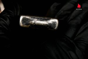 Zippo Xưa 1943 – 1945 – World War II – Black Crackle – Bản Lề 3 Chấu – Cũ 15