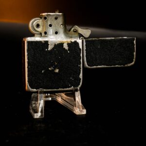 Zippo Xưa 1943 – 1945 – World War II – Black Crackle – Bản Lề 3 Chấu – Cũ 2