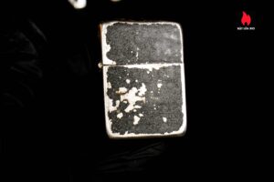Zippo Xưa 1943 – 1945 – World War II – Black Crackle – Bản Lề 3 Chấu – Cũ 4