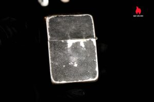 Zippo Xưa 1943 – 1945 – World War II – Black Crackle – Bản Lề 3 Chấu – Cũ 5