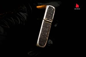 Zippo Xưa 1943 – 1945 – World War II – Black Crackle – Bản Lề 3 Chấu – Cũ 6