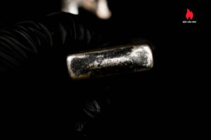 Zippo Xưa 1943 – 1945 – World War II – Black Crackle – Bản Lề 3 Chấu – Cũ 8
