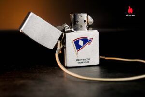 Zippo Xưa 1975 – LossProof – Stony Brook Yacht Club 13