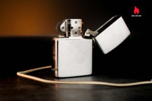 Zippo Xưa 1975 – LossProof – Stony Brook Yacht Club 14