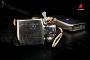 Zippo Xưa 1975 – LossProof – Stony Brook Yacht Club 18