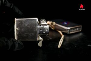 Zippo Xưa 1975 – LossProof – Stony Brook Yacht Club 19