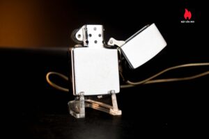 Zippo Xưa 1975 – LossProof – Stony Brook Yacht Club 6