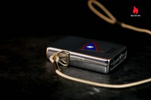 Zippo Xưa 1975 – LossProof – Stony Brook Yacht Club 8