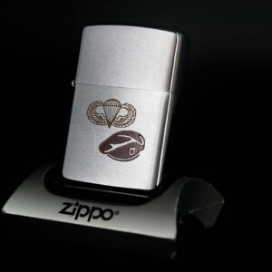 Zippo Xưa 1978 – Airborne Maroon Beret