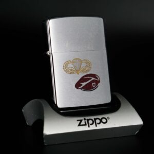 Zippo Xưa 1978 – Airborne Maroon Beret