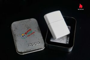 Zippo Canada 1999 – Canada Collectible White Matte – Limited 0345/4000 3