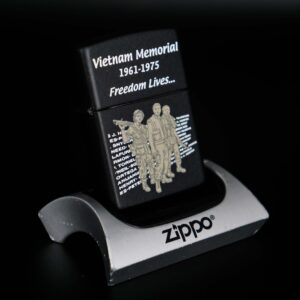 Zippo La Mã 1999 – VIETNAM Memorial 1961-1975 Freedom Lives