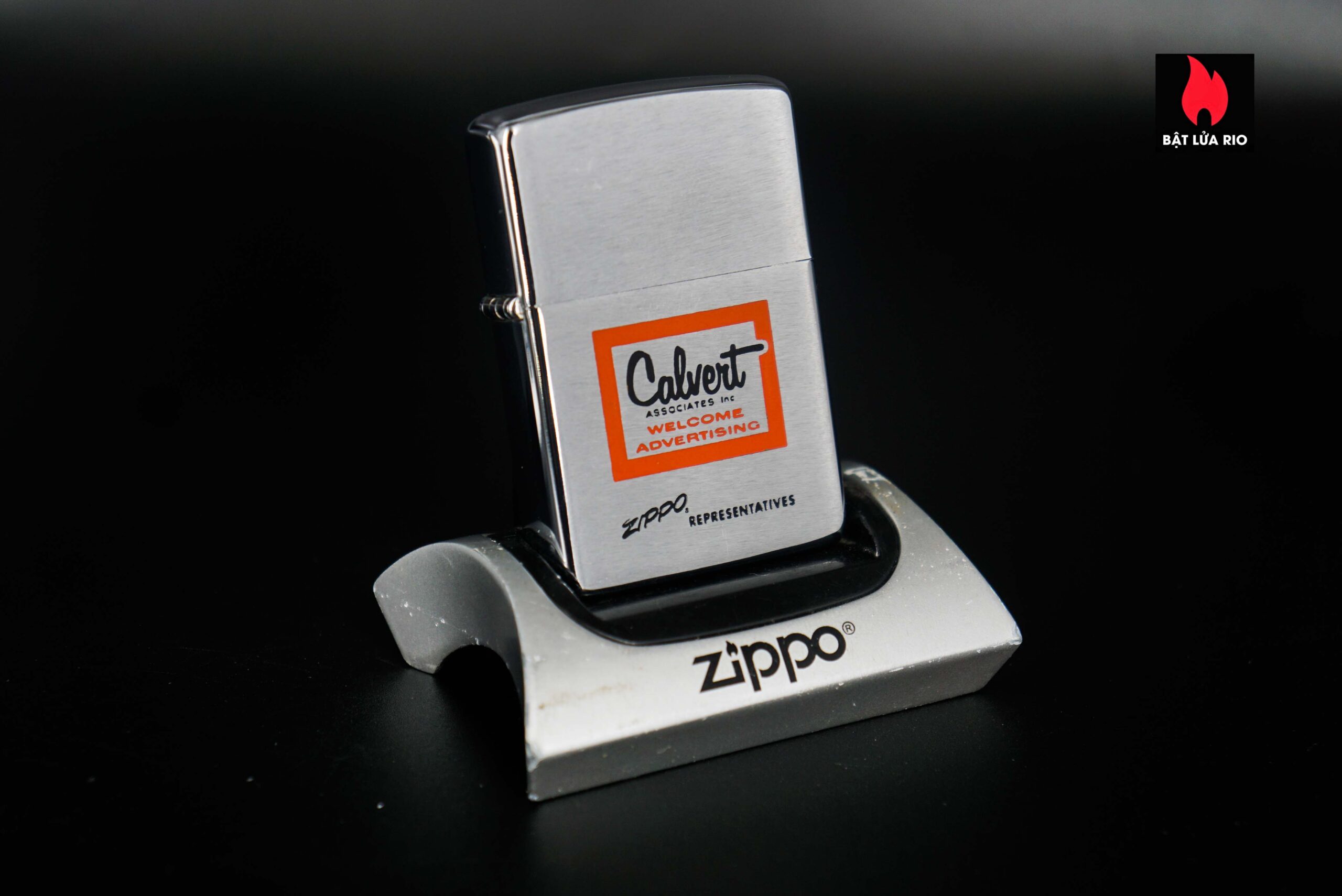 Zippo Xưa 1963 – Salesman Zippo – Calvert Associates Welcome Advertising