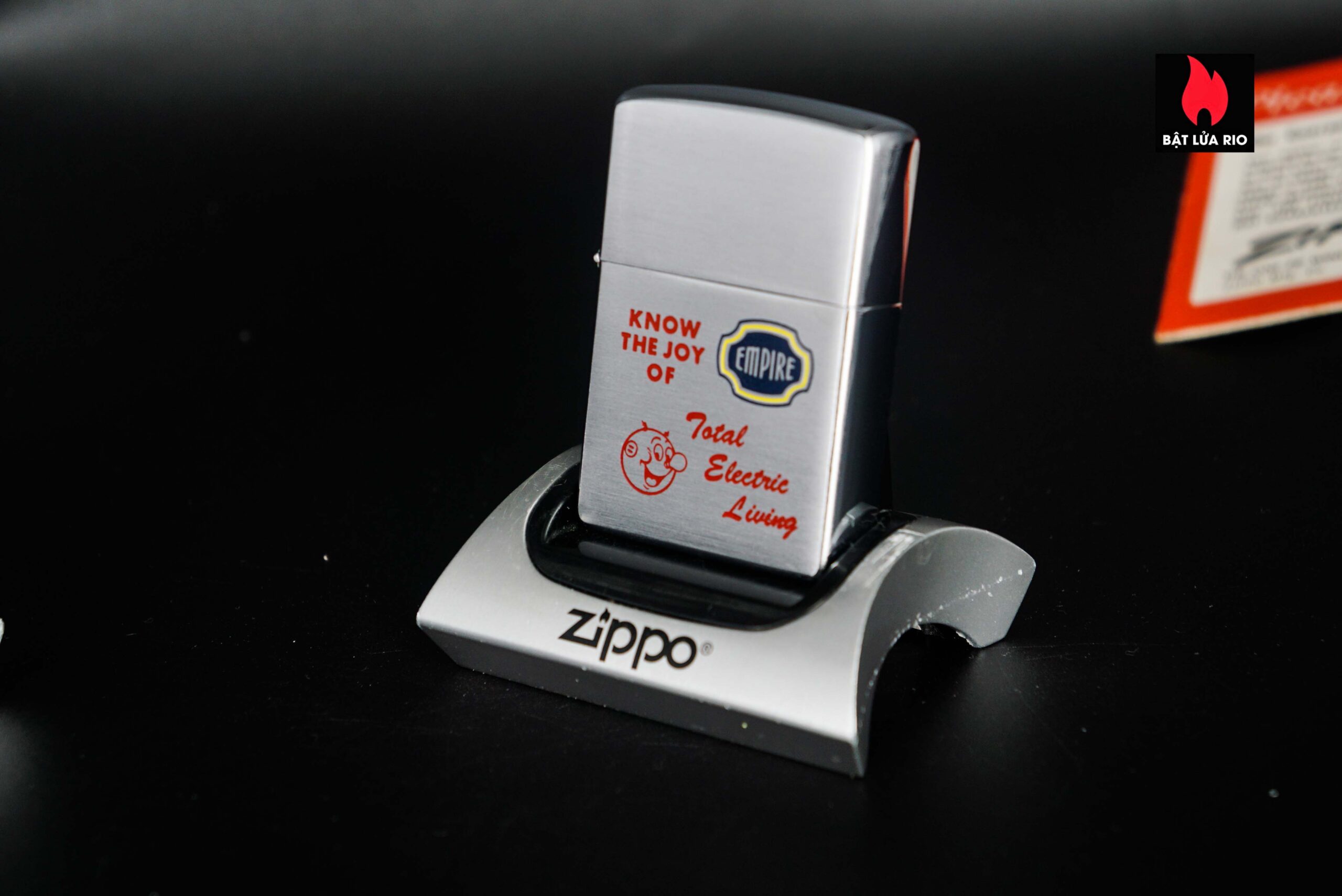 Zippo Xưa 1964 – Reddy Kilowatt Empire 9