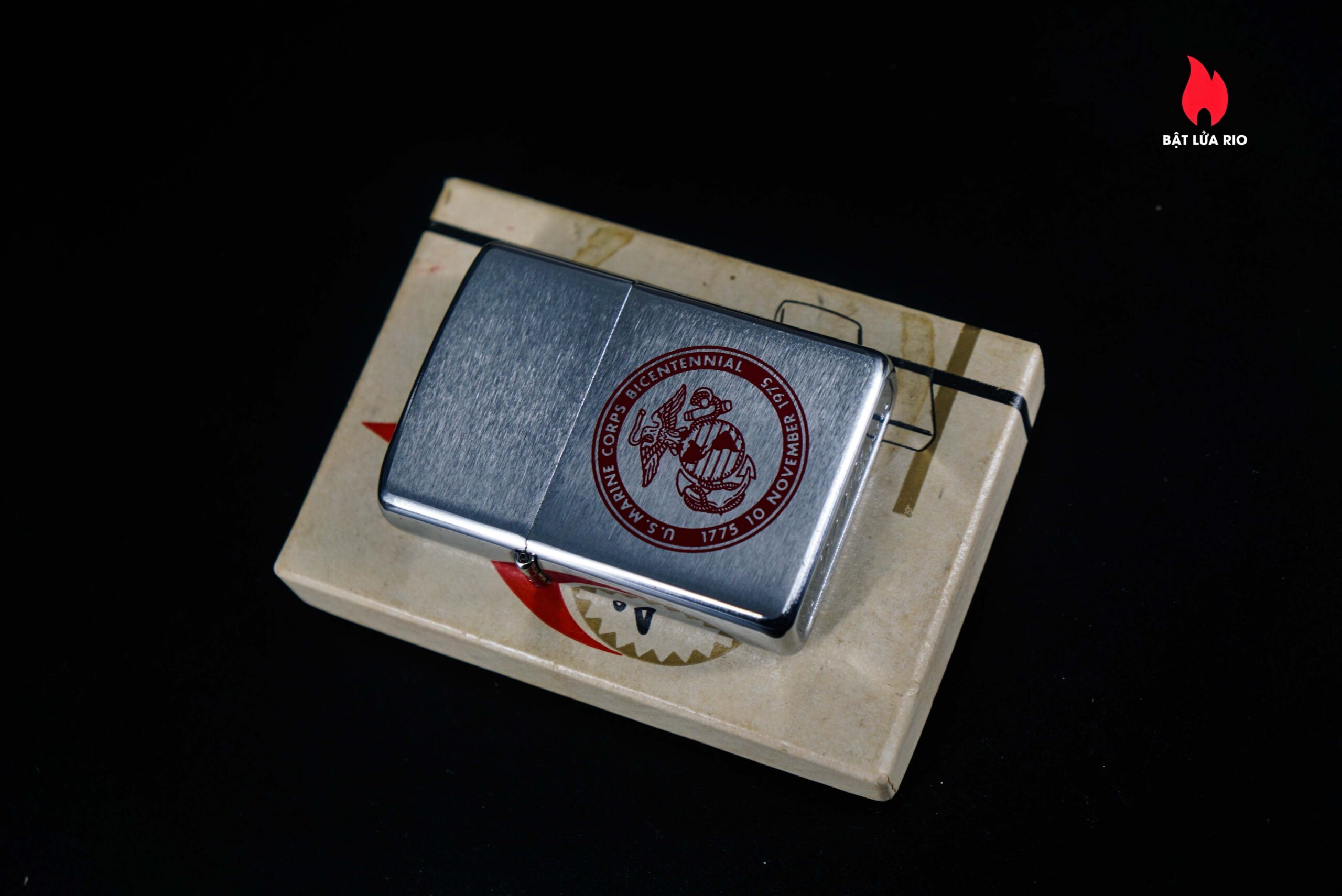Zippo Xưa 1974 – U.S. Marine Corps Bicentennial 5