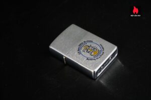 Zippo Xưa 1975 – U.S. Navy 200th Birthday - Building on a Proud Tradition 10