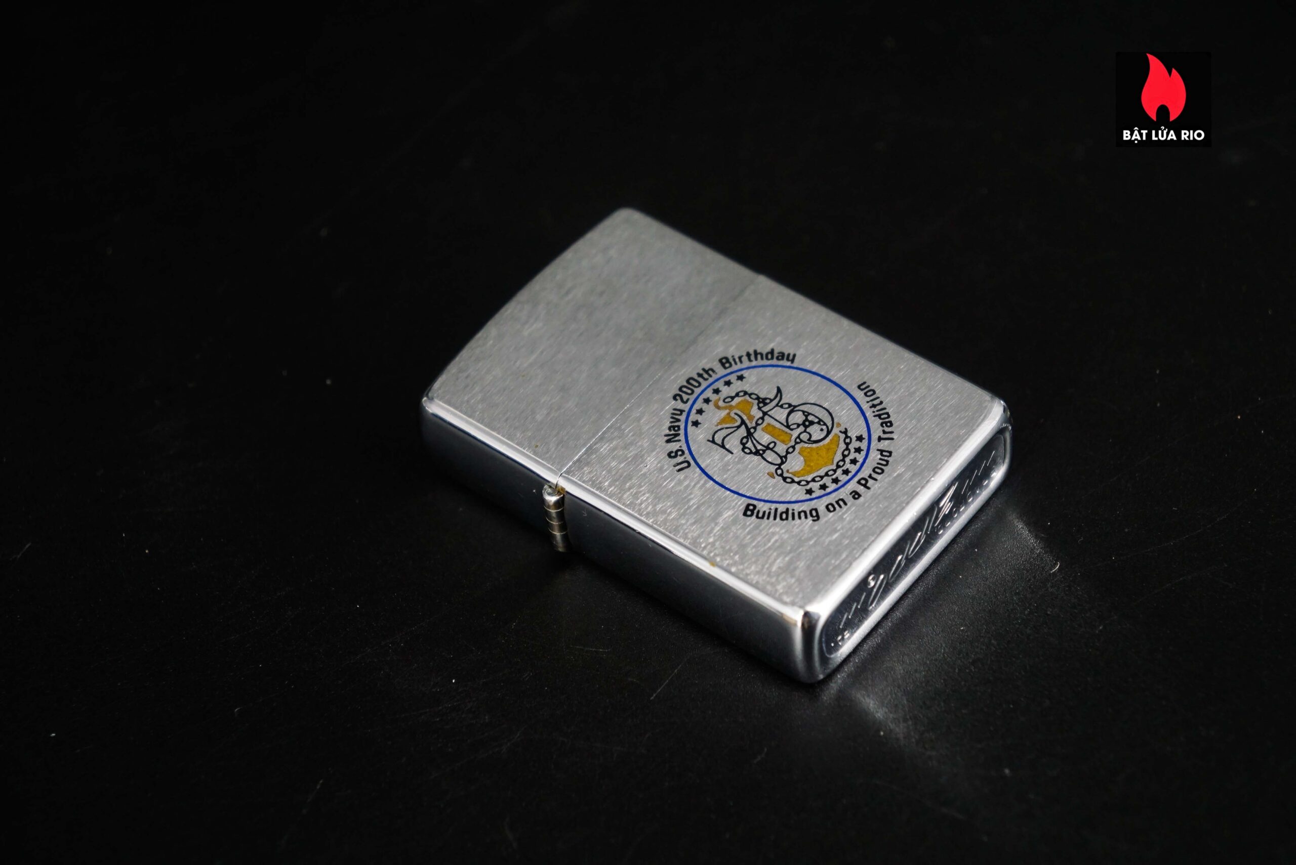 Zippo Xưa 1975 – U.S. Navy 200th Birthday - Building on a Proud Tradition 10