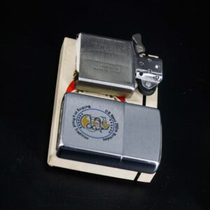 Zippo Xưa 1975 – U.S. Navy 200th Birthday - Building on a Proud Tradition 8