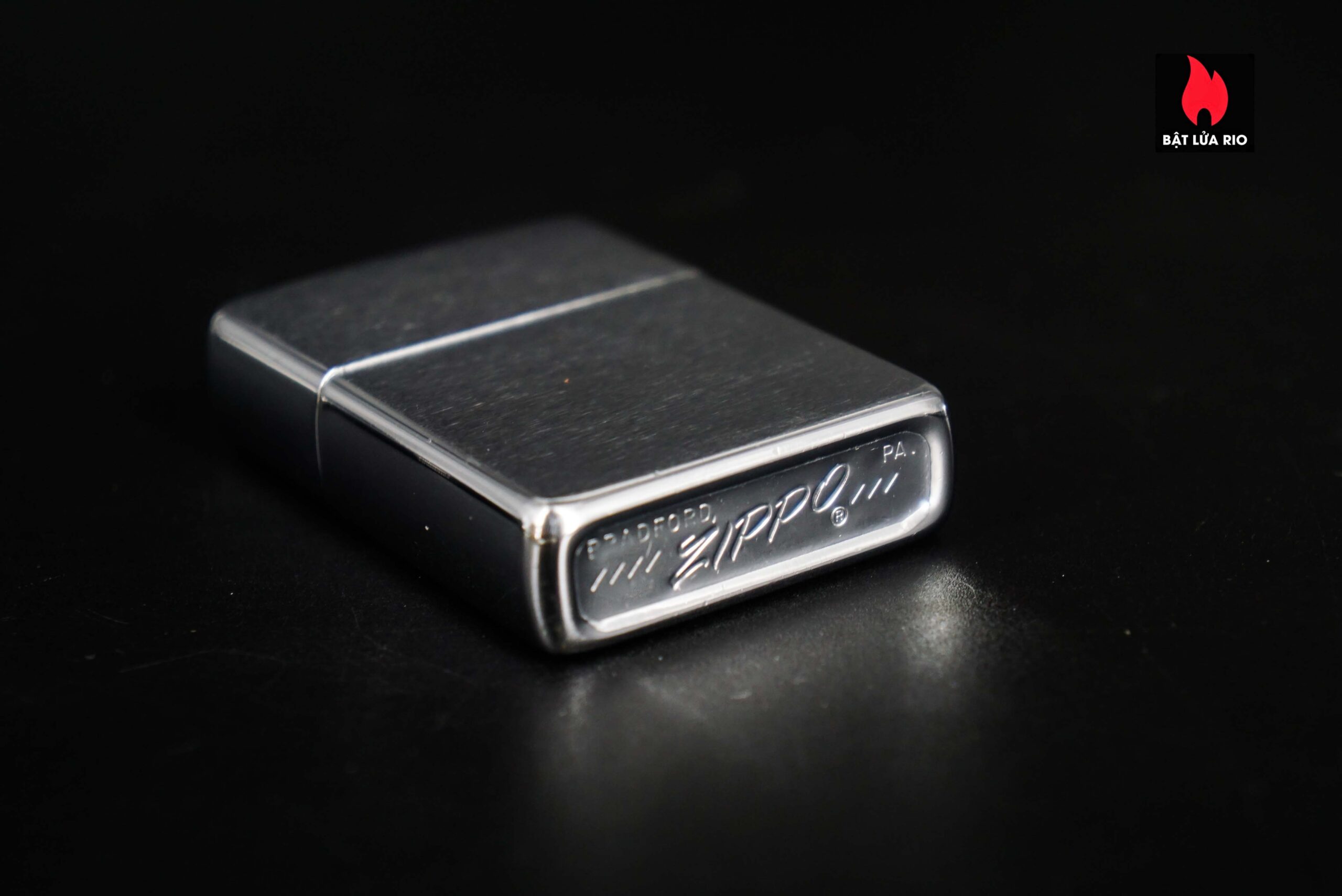 Zippo Xưa 1975 – U.S. Navy 200th Birthday - Building on a Proud Tradition 9