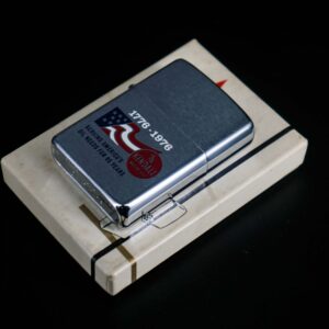 Zippo Xưa 1976 – KENDALL Bicentennial 1776-1976 5