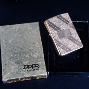 Zippo Xưa 1980 – Golden Elegance Diagonal Swirl Regular – USS Roanoke AOR-7 2