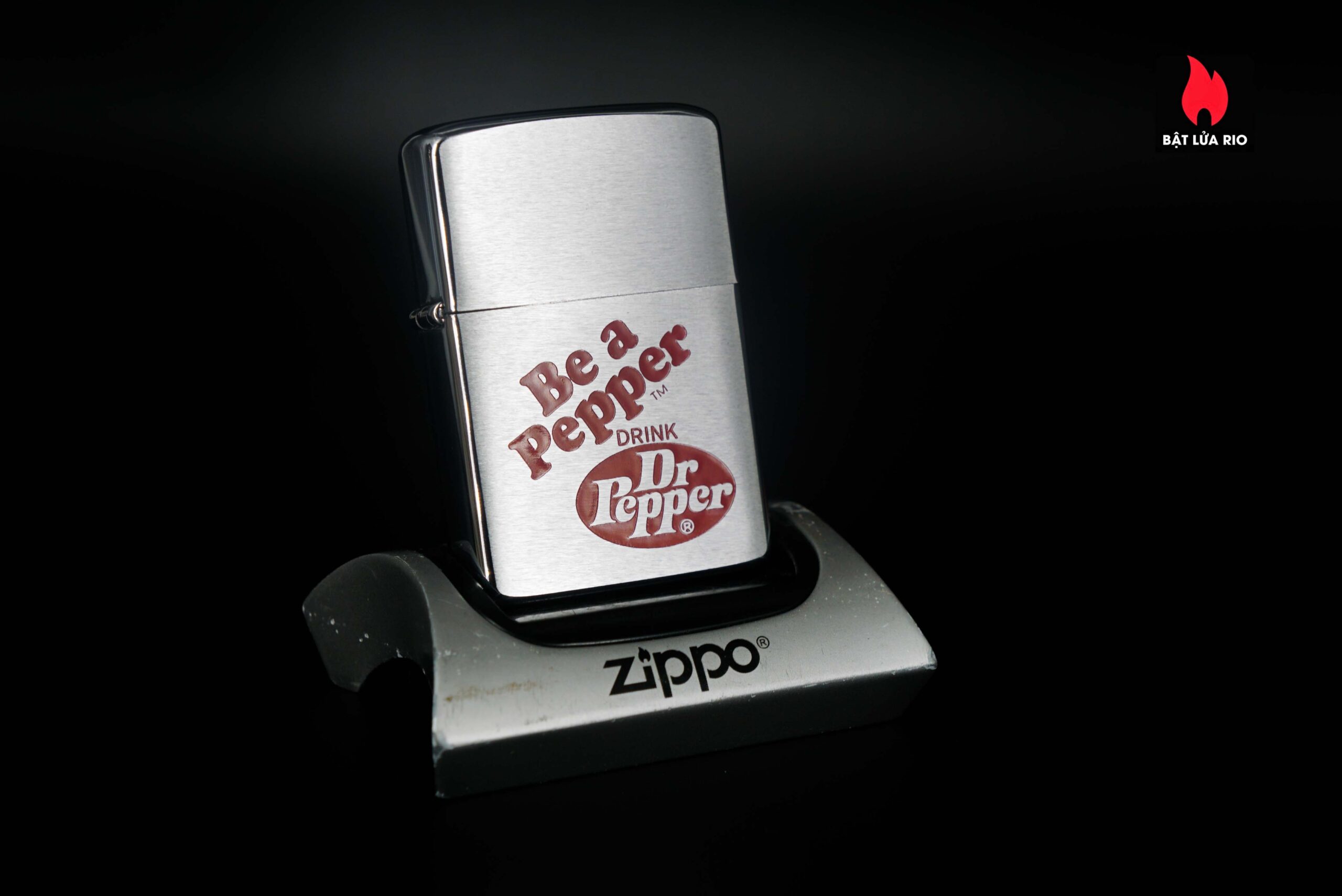 Zippo Xưa 1981 – Dr Pepper 1 Zippo Xưa 1981 – Dr Pepper