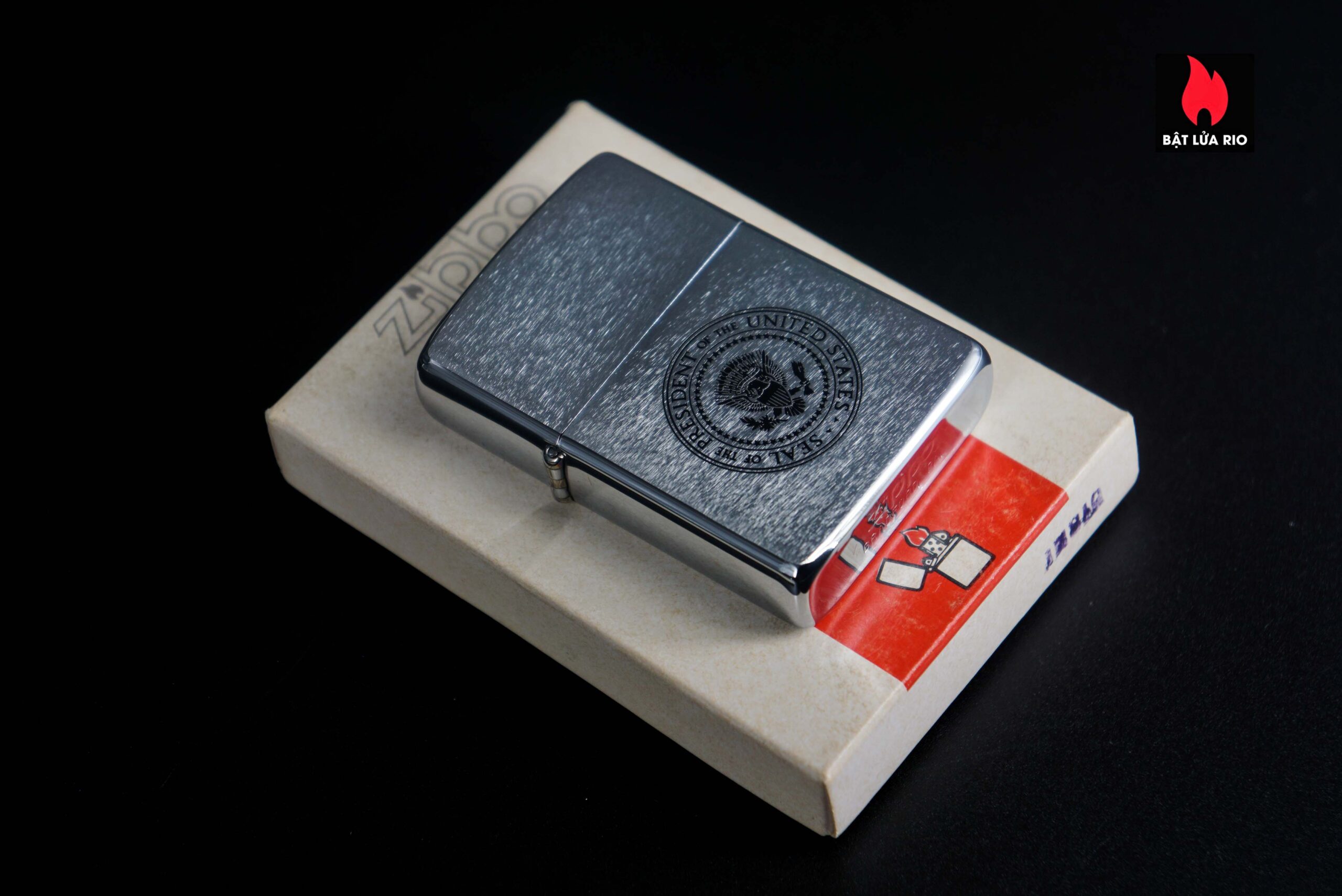 Zippo Xưa 1981 – Seal Of The President Of The United States – Marine One 7 Zippo Xưa 1981 – Seal Of The President Of The United States – Marine One 3