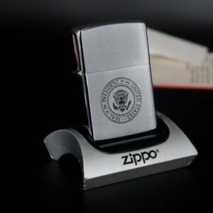 Zippo Xưa 1981 – Seal Of The President Of The United States – Marine One