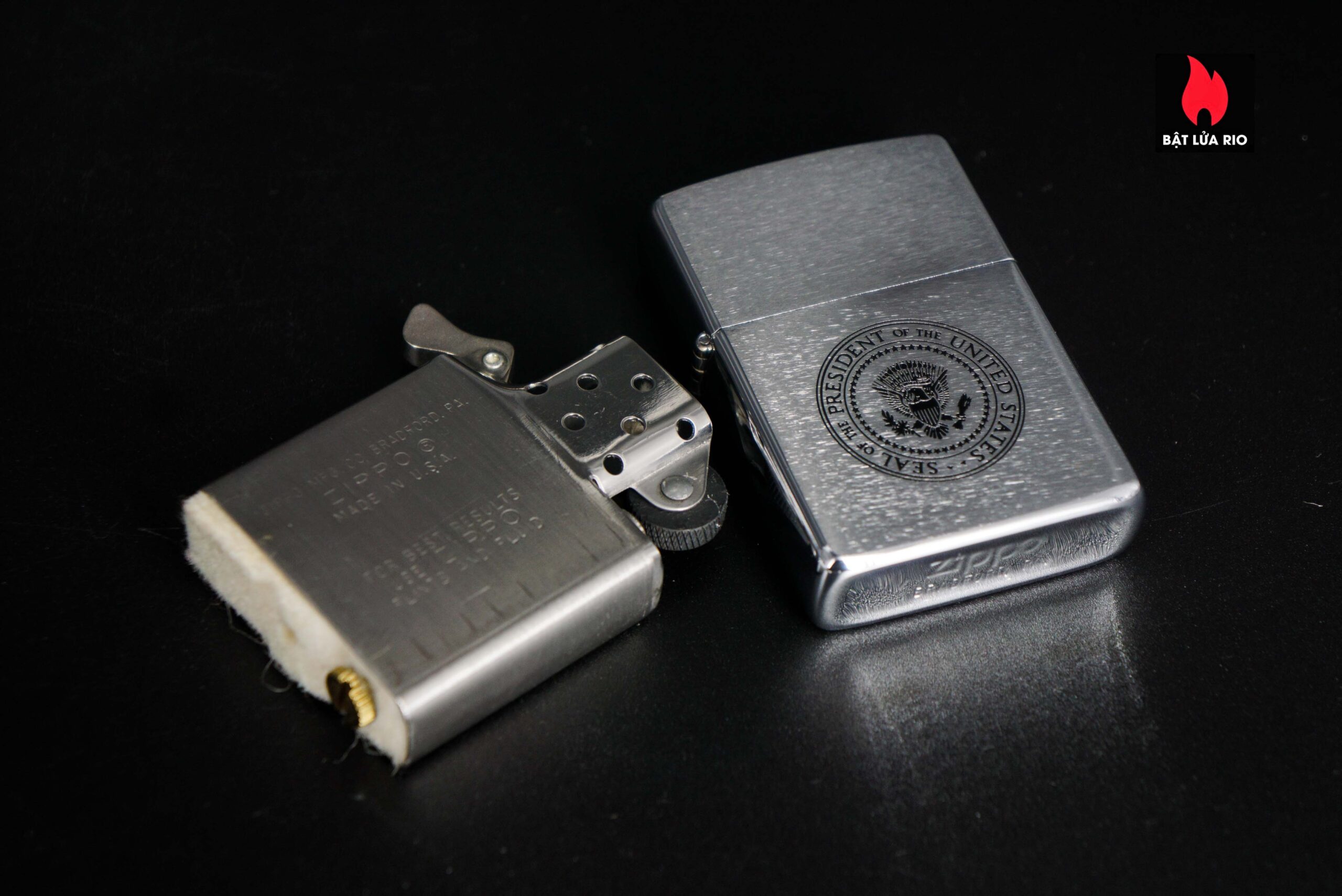 Zippo Xưa 1981 – Seal Of The President Of The United States – Marine One 4 Zippo Xưa 1981 – Seal Of The President Of The United States – Marine One 6