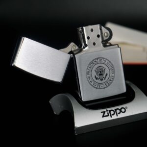 Zippo Xưa 1981 – Seal Of The President Of The United States – Marine One 11 Zippo Xưa 1981 – Seal Of The President Of The United States – Marine One 7