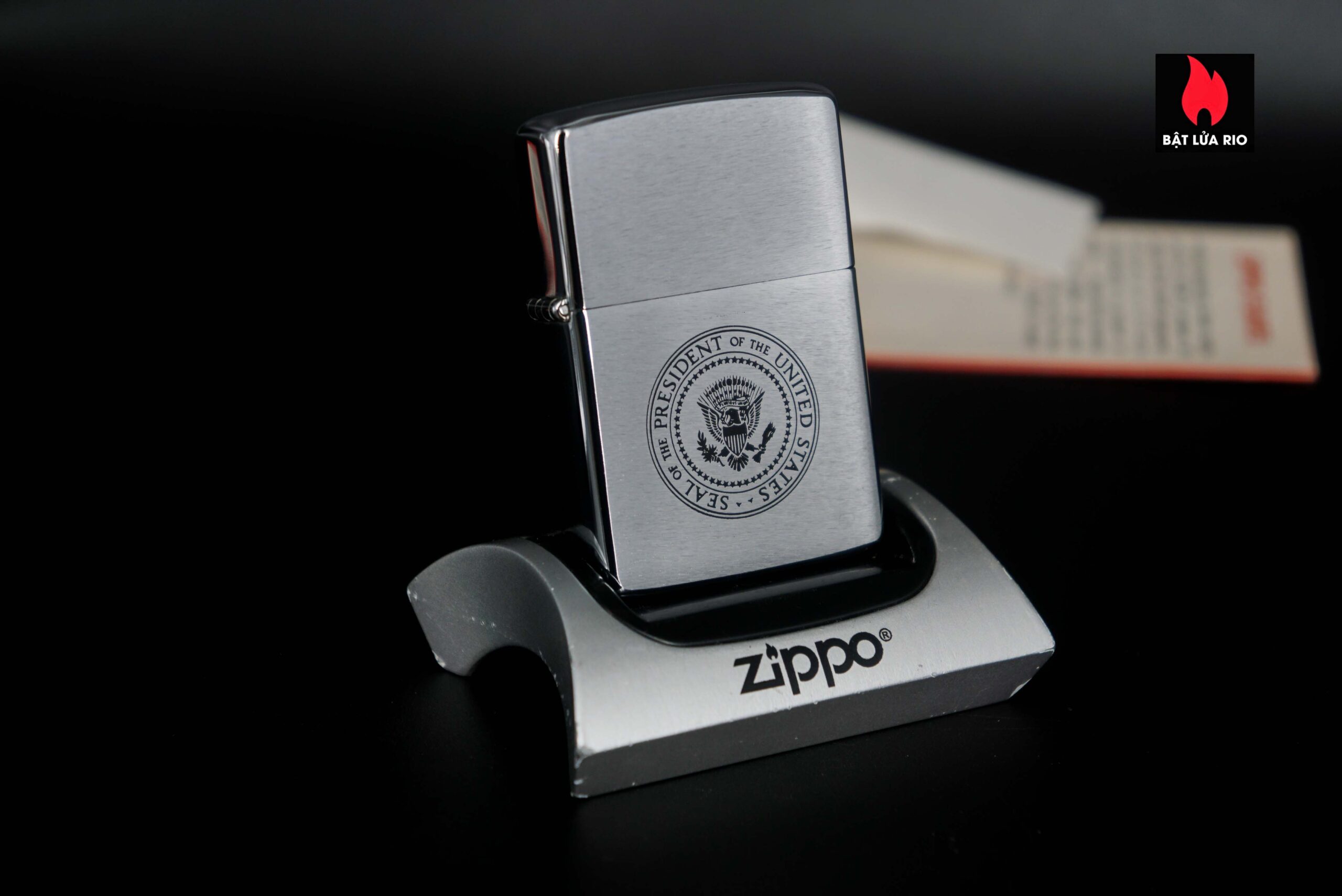 Zippo Xưa 1981 – Seal Of The President Of The United States – Marine One 1 Zippo Xưa 1981 – Seal Of The President Of The United States – Marine One