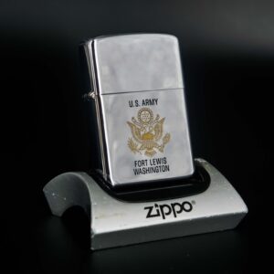 Zippo Xưa 1981 - U.S. Army - Fort Lewis Washingtonq