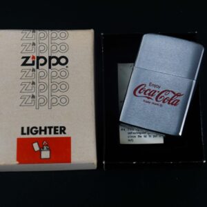 Zippo Xưa 1982 – Enjoy Coca-Cola Trade-Mark 1