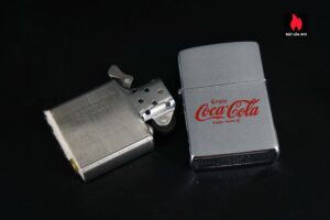 Zippo Xưa 1982 – Enjoy Coca-Cola Trade-Mark 7