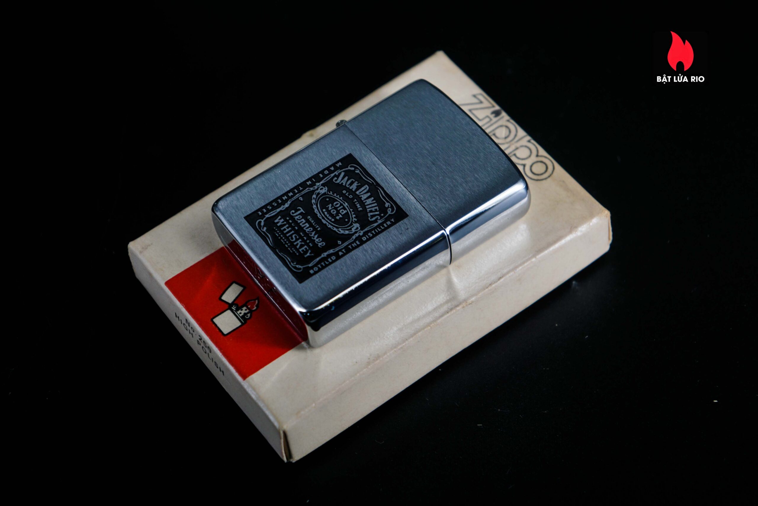 Zippo Xưa 1982 – Jack Daniel’s Tennessee Whiskey 2