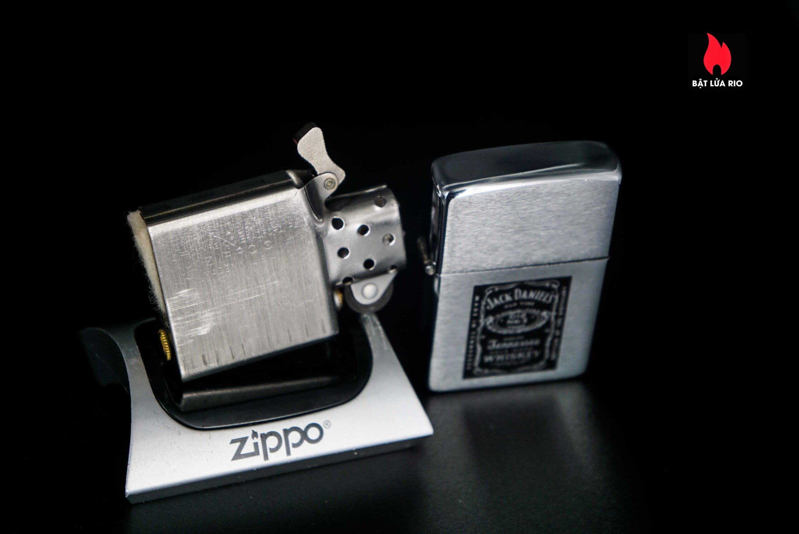 Zippo Xưa 1982 – Jack Daniel’s Tennessee Whiskey 7
