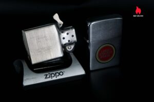 Zippo Xưa 1982 – Lucky Strike "Lucky Strikes Again" 13