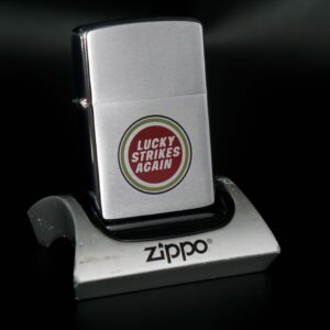 Zippo Xưa 1982 – Lucky Strike "Lucky Strikes Again"