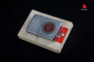 Zippo Xưa 1982 – Lucky Strike "Lucky Strikes Again" 5
