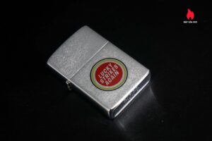 Zippo Xưa 1982 – Lucky Strike "Lucky Strikes Again" 6