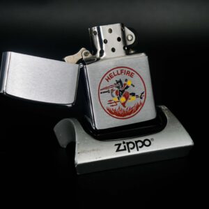 Zippo Xưa 1981 – HELLFIRE Rockwell International Missile 18 Zippo Xưa 1981 – HELLFIRE Rockwell International Missile 11
