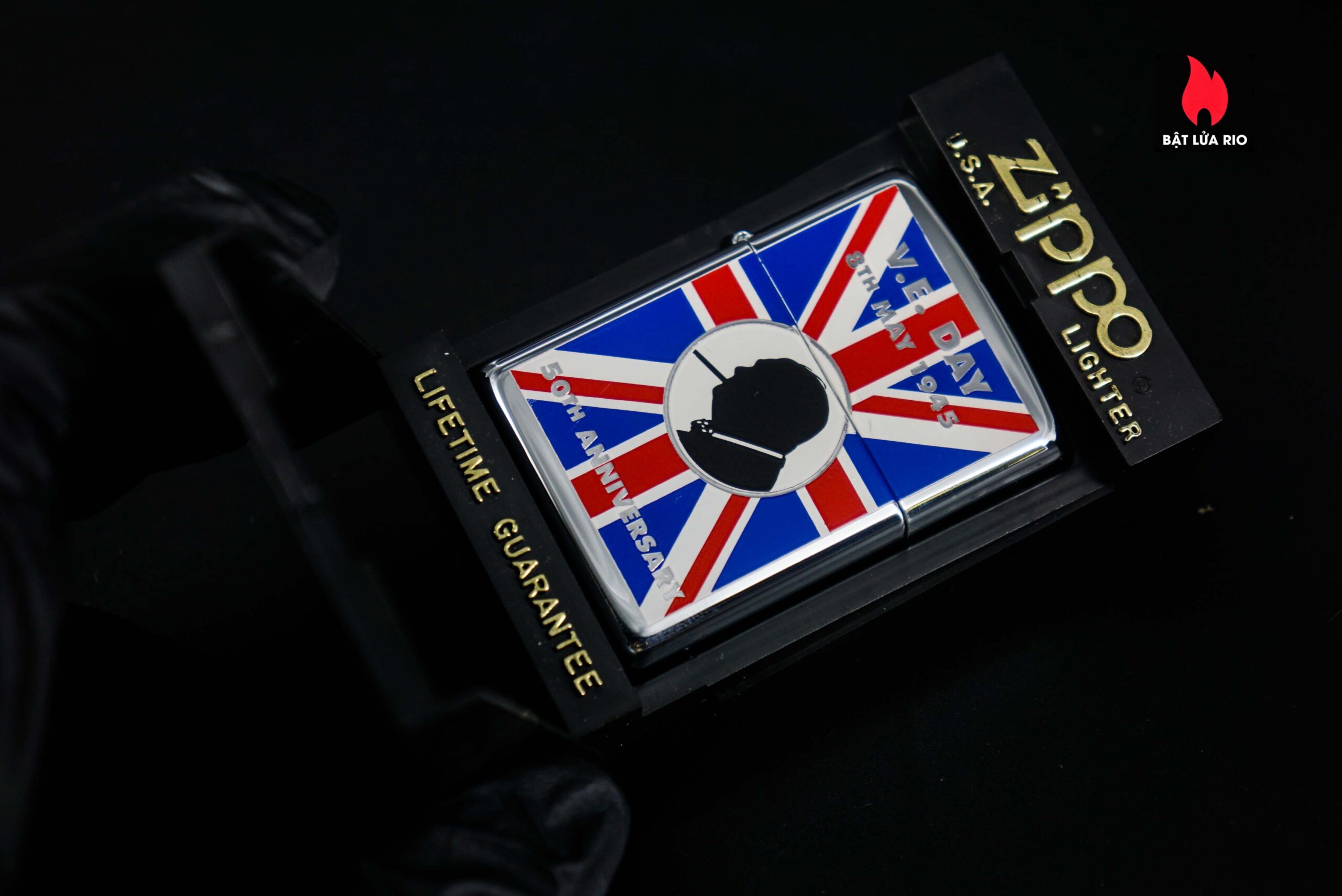 Zippo La Mã 1995 – VE Day 50th Anniversary – Winston Churchill 1