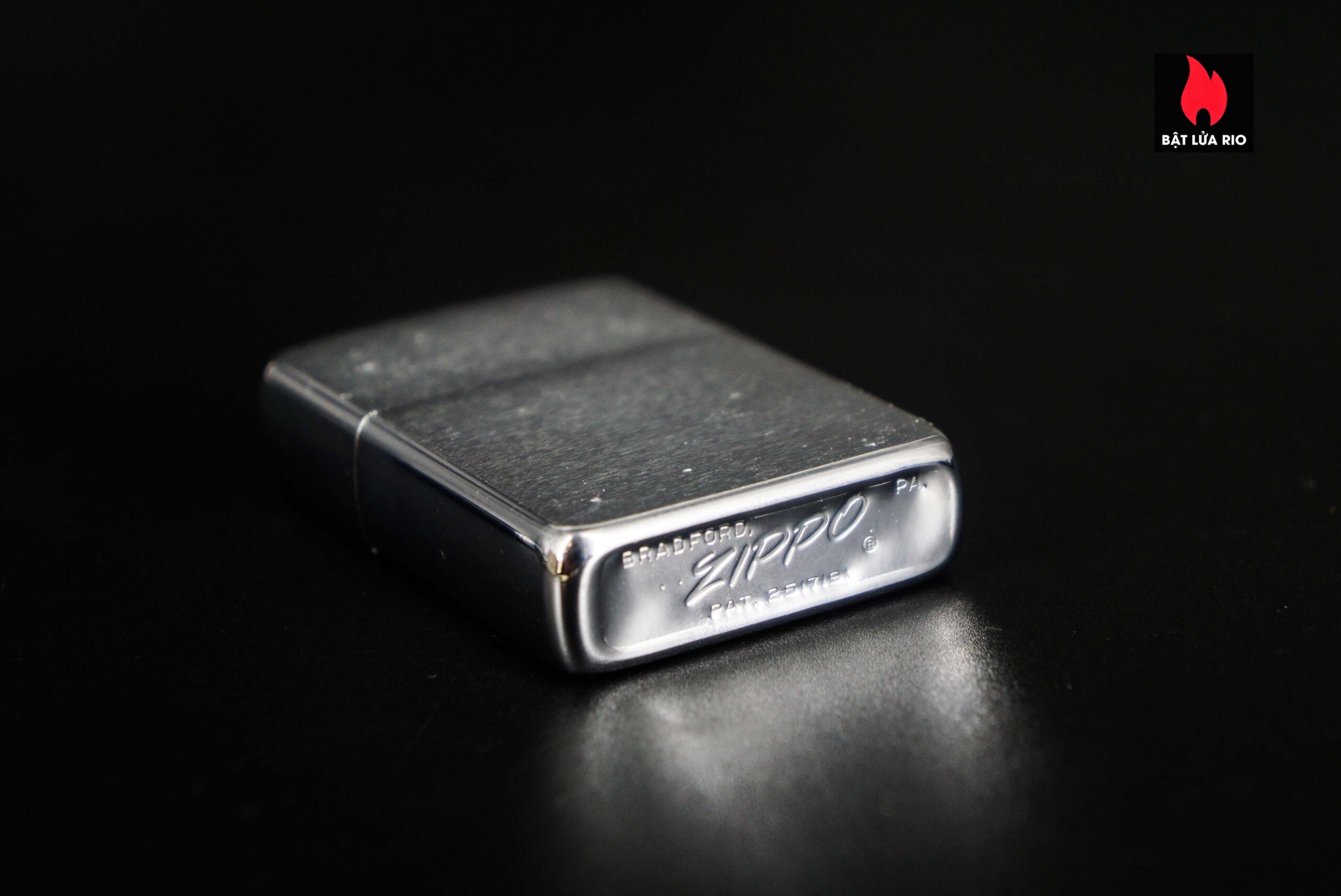 Zippo Xưa 1963 – U.S. Naval Training Center Great Lakes 4