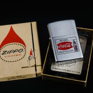Zippo Xưa 1975 – Ice Cold Coca-Cola Sign Of Good Taste 1975 2