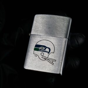 Zippo Xưa 1976 – Seattle Seahawks – Cũ 7