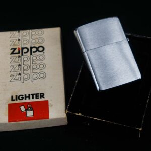 Zippo Xưa 1981 – Winproof Lighter Zippo Logo 3