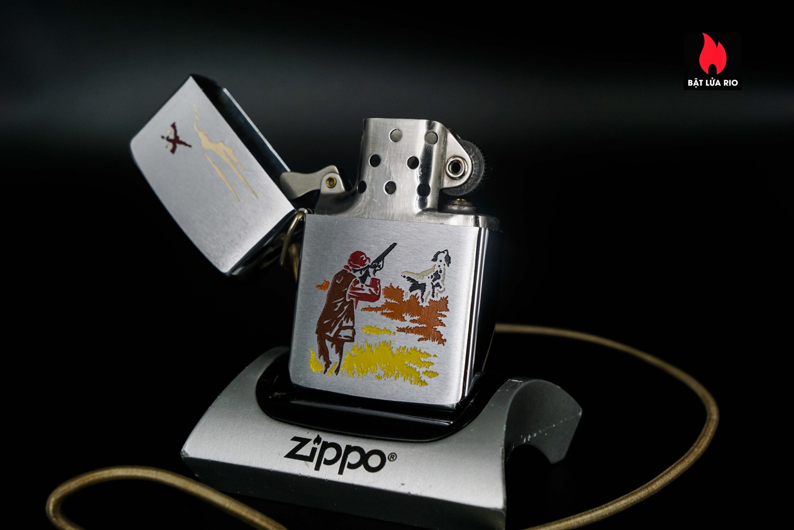 Zippo Xưa 1967 – LossProof – Hunter & Dog – Sport Serries – Cũ Xước 42 Zippo Xưa 1967 – LossProof – Hunter & Dog – Sport Serries – Cũ Xước 2