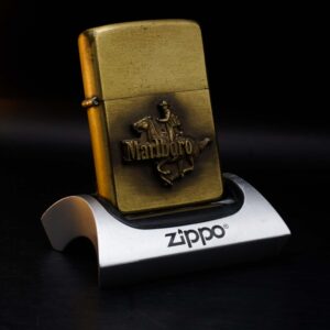 Zippo 1982 – New – Brass Zippo Marlboro Running HorseMan 1982 – Solid Brass – Đồng Nguyên Khối