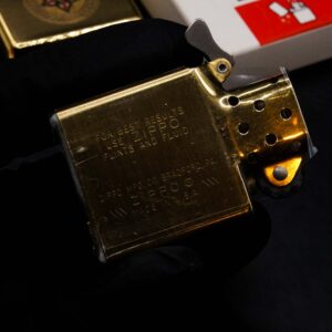 Zippo Chu Niên 1932-1984 – Đồng Nguyên Khối – HMCS Huron 31 Zippo Chu Niên 1932-1984 – Đồng Nguyên Khối – HMCS Huron 24
